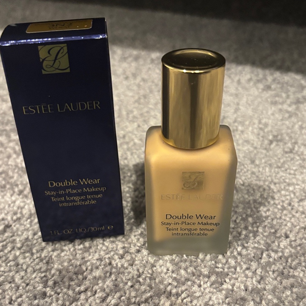 Estee Lauder Double Wear Foundation - Tan